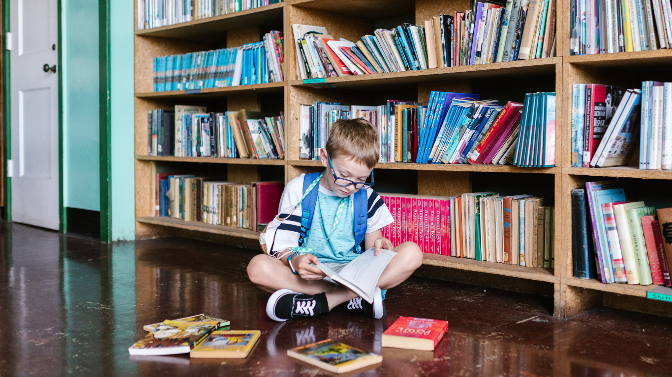 For example, when the child is in the classroom, the child may be interrupted or shouted by another child, the child may forget and the child may be distracted by other thoughts.