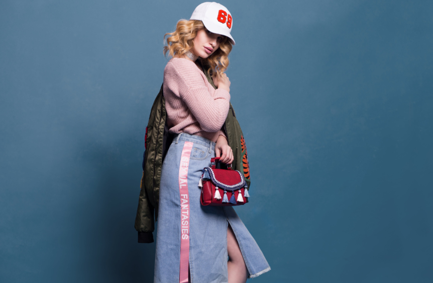 When fashioning, you should be careful about clothing as well as clothing. We will tell you about it here.