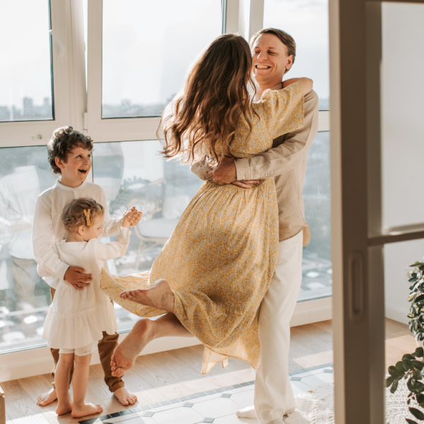 ඔබේ මාපිය දූදරු සබඳතාව යනු කුමක්ද ? දෙමාපිය දූදරු බැඳීම ඔබේ නිවස තුළ සිදුවේද?