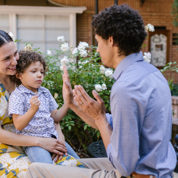 ඔබේ දරුවා වීරයෙක් කරමු.