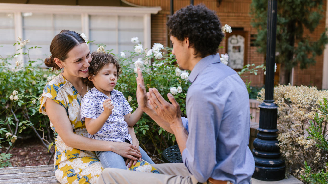  ඔබේ දරුවා වීරයෙක් කරමු.