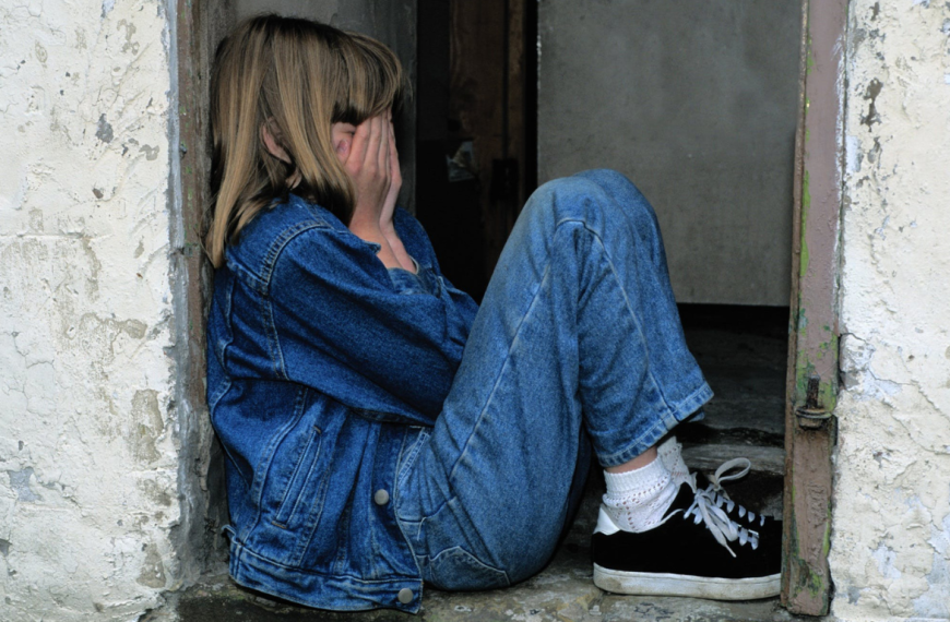 ජිවිතේ දුක ඔයාට දරාගන්න බැරිද ?