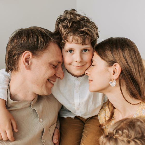 අම්මා කෙනෙක් දරුවන්ට කන්න බොන්න දීලා පාඩම් කරන්න කියල විතරක් කිව්වොත් ඇතිද?