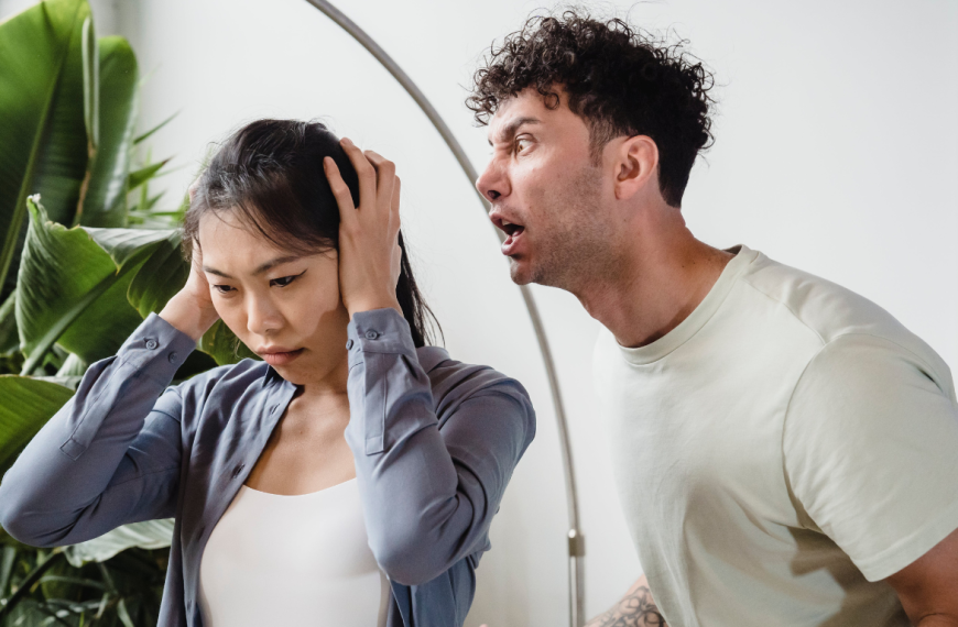 ඔබේ පෙම්වතා අධික ලෙස කේන්ති ගන්නවාද? එය පෞරුෂ ගැටළුවක් විය හැක. Borderline Personality Disorder (BPD)